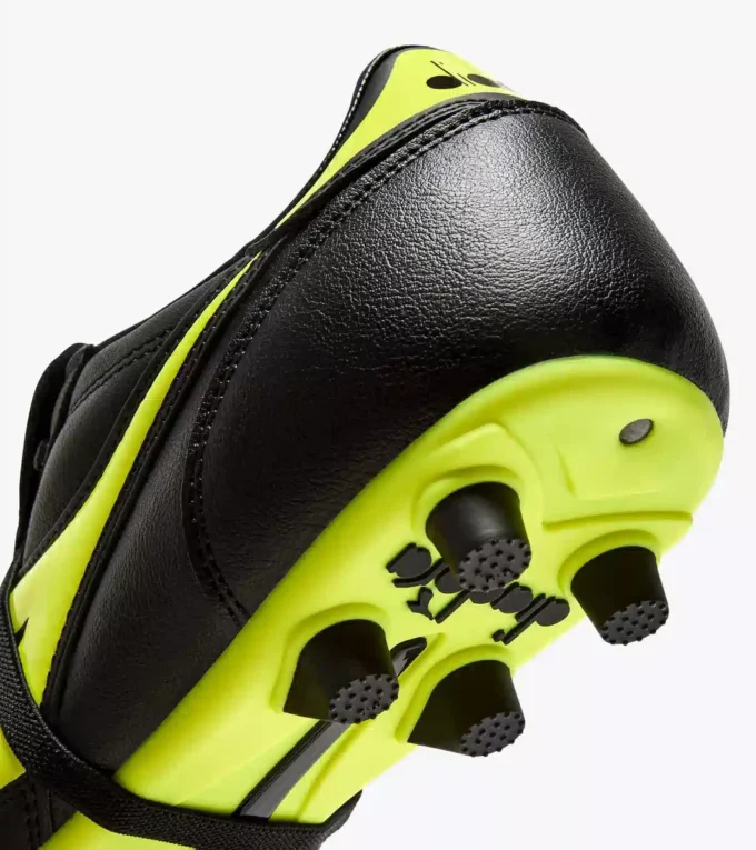 Brasil Icon Lt T Mdpu Lederfußballschuhe für festen Boden