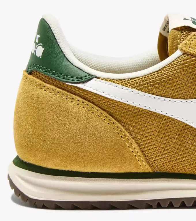 Cross Low-Profile-Sneaker aus Wildleder