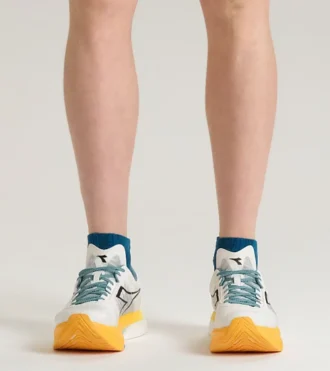 Gara Carbon Straßen- und Bahnlaufschuh – Carbonfaser