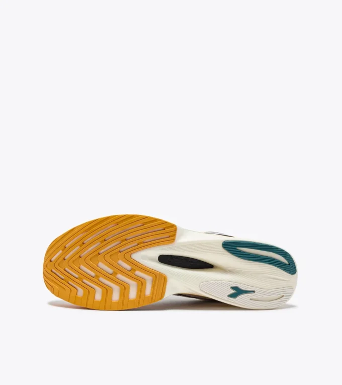 Gara Carbon Straßen- und Bahnlaufschuh – Carbonfaser