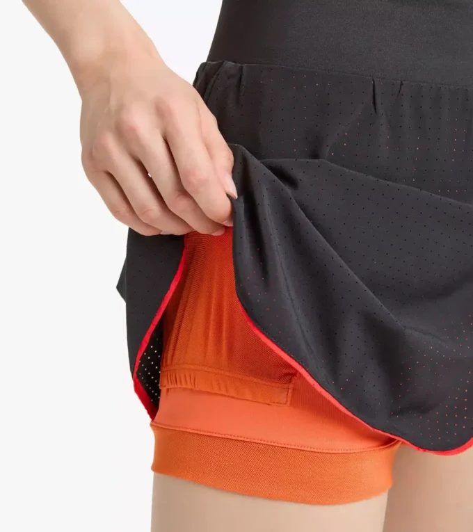 L. Rock Icon Tenniskleid aus Mikrofaser