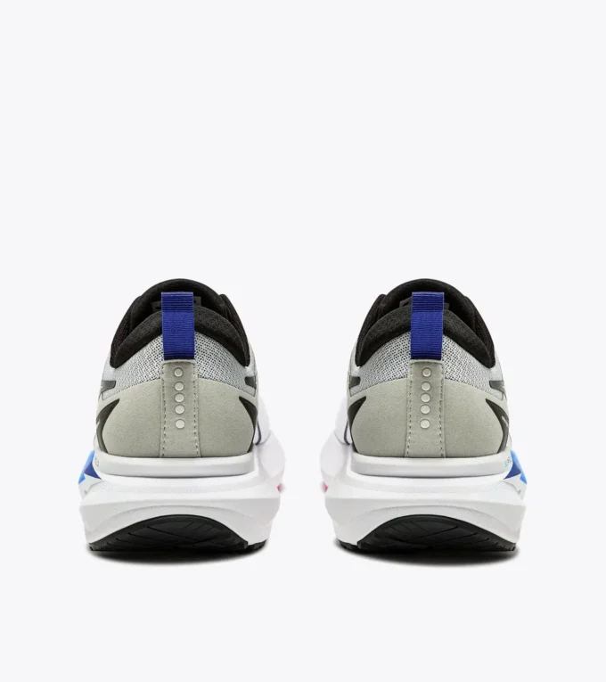 Mythos Blushield Vigore 3 Laufschuh – Stabilität und Schutz Mythos Blushield Vigore 3 Laufschuh – Stabilität und Schutz