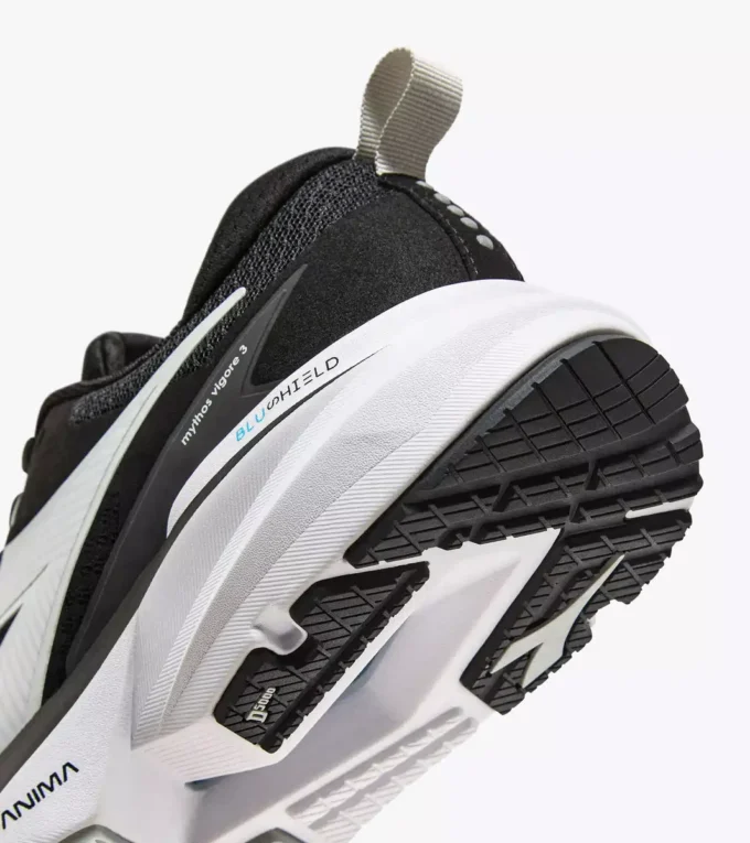 Mythos Blushield Vigore 3 W Laufschuh – Stabilität und Schutz