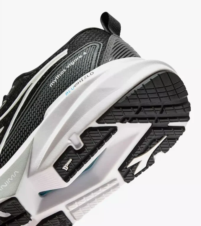 Mythos Blushield Vigore 4 W Laufschuh – Stabilität und Schutz