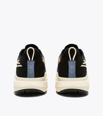 Mythos Blushield Volo 4 2030 Laufschuh – Hergestellt aus Materialien mit reduzierter Umweltbelastung