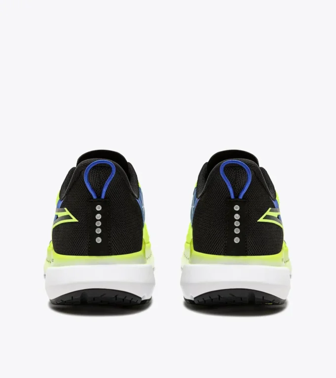 Mythos Blushield Volo 4 Laufschuh – Stabilität und Leichtigkeit