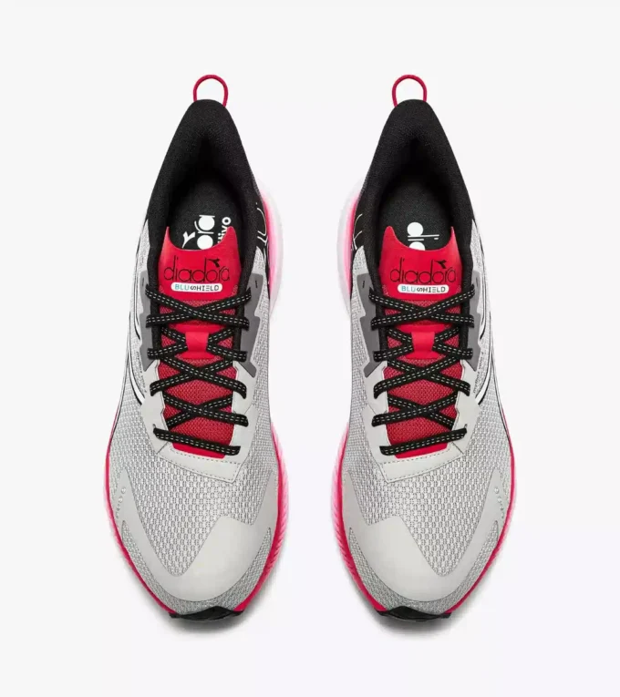 Mythos Blushield Volo 4 Laufschuh – Stabilität und Leichtigkeit