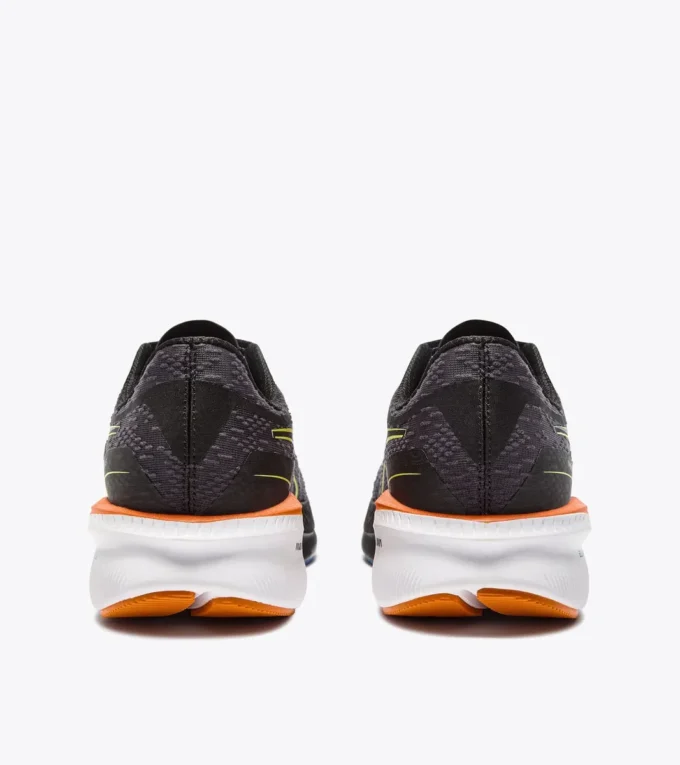 Mythos Blushield Volo 5 Laufschuh – Stabilität und Leichtigkeit