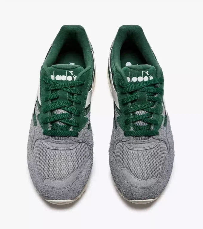 N902 Hairy Suede Sportliche Sneaker – geschlechtsneutral