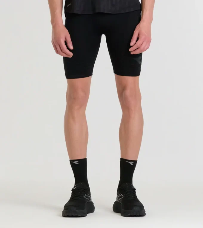 Stratouno Half-Tight Technische Shorts für Temperaturregulierung – Laufen Stratouno Half-Tight Technische Shorts für Temperaturregulierung – Laufen